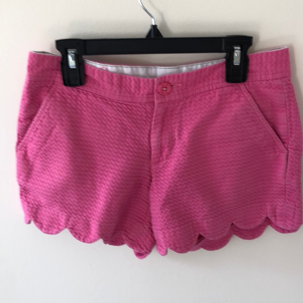 Scalloped pink Lily Pulitzer shorts